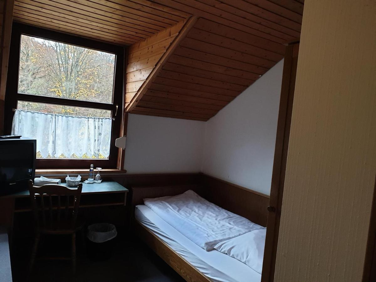 Autobahnraststaette Und Hotel Riedener Wald Ost Hausen (Wuerzburg) Exterior photo